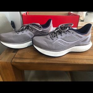 Saucony Women’s Hurricane 23 Running Shoes